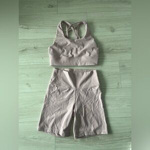 Aritzia TNA 7’ Biker Short & Bra Top Set